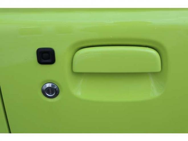 ジムニーXC 4WD　LEDヘッドライト　ヘッドライトウォッシャー　オートライト　デュアルセンサーブレーキサポート　シートヒーター 660