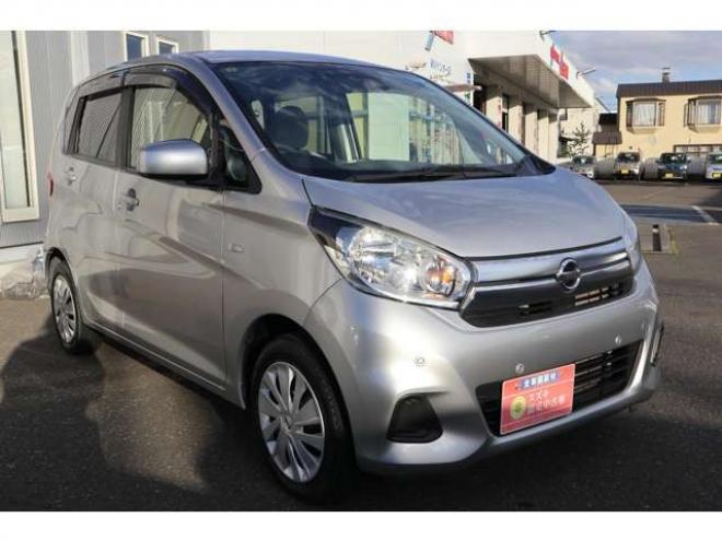 デイズS 4WD　CDプレイヤー　エマージェンシーブレーキ　運転席シートヒーター　踏み間違い衝突防止アシスト 660