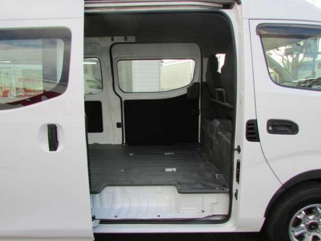 キャラバンNV350 2.5 DX スーパーロングボディ ハイルーフ ディーゼルターボ 4WD　パートタイム4WD/ETC/フルセグTV/バックカメラ/キーレス/純正エンジンスターター/両側スライドドア 2500