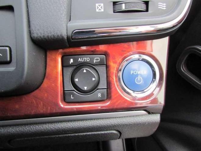 マジェスタ2.5 Four 4WD　プリクラッシュセーフティー/純正ナビ/フルセグTV/バックカメラ/LEDヘッドライト/ビルトインETC/全席シートヒーター/パワーシート/グリップヒーター/レーダークルーズコントロール 2500