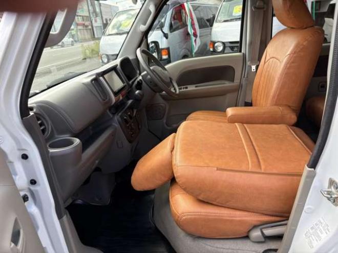 エブリィジョイン ターボ ハイルーフ 4WD　革調シートカバー　Body Lineベッドキッド　デイトナ15インチAW　キーレス　バックカメラ　Panasonicメモリナビ　Bluetooth　FM/AM　横滑り防止　衝突被害軽減システム　フォグランプ 660