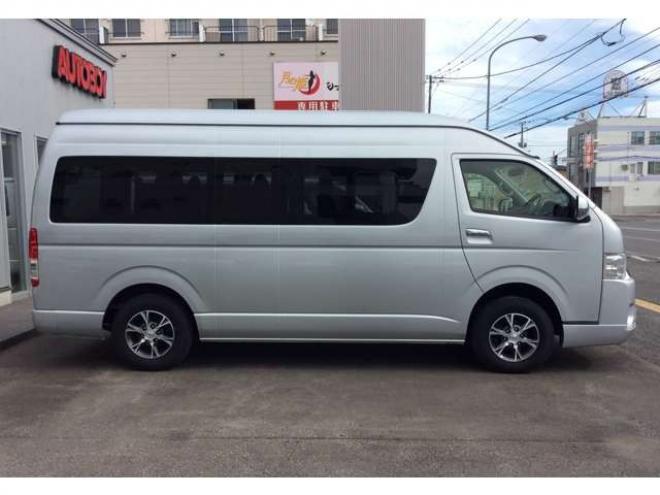 ハイエース2.7 グランドキャビン 4WD　片側パワースライドドア　前後ドライブレコーダー　リアヒーター&クーラー　キーレス　横滑り防止　純正ナビ　ワンセグTV　Bluetooth　CD　FM/AM　ETC　15インチAW　電動格納ミラー　バックカメラ 2700