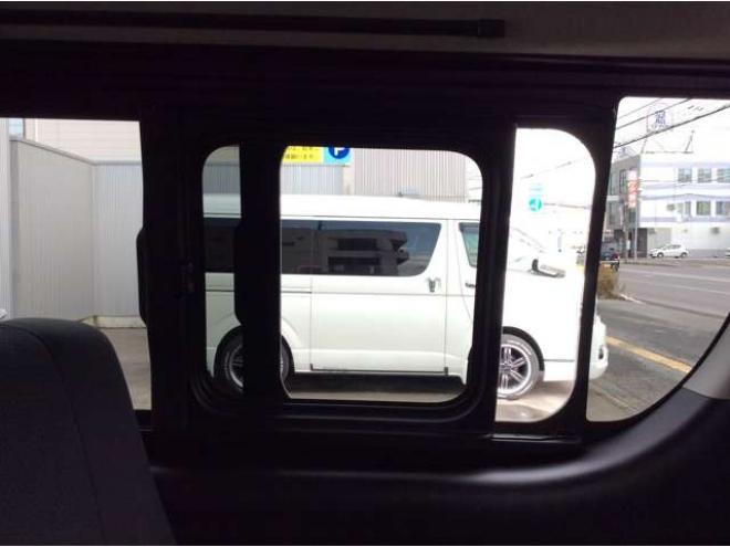 ハイエースバン2.8 スーパーGL ロング ディーゼルターボ 4WD　リアヒーター&クーラー　プッシュスタート　スマキー　ステアリングスイッチ　オートハイビーム　パノラミックビューモニター　純正ナビ　フルセグTV　ドラレコ　ETC　インナーミラー　横滑り防止　フロントフォグ 2800