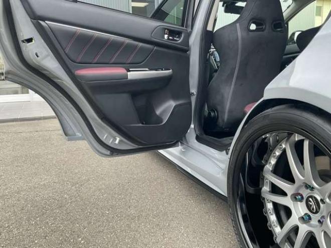 レヴォーグ2.0 STI スポーツ アイサイト 4WD　東京オートサロン2020受賞車　フロント片側60mmワイド　リア片側85mmワイド　ナルドグレー全塗装　BRIDEセミバケットシート　WRX後期Fバンパー　フロント6POTキャリパー　CUSCO製車高調　車幅公認済み 2000