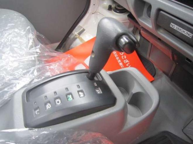 ミニキャブトラック Vタイプ エアコン付 4WD　道外仕入れ 切替式4WD パワステ エアコン スタッドレス+ホイールセット積込み 1年間走行無制限保証付 660