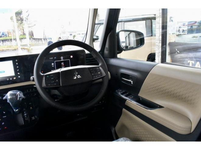 デリカミニデリマルパッケージ　4WD　新車展示　寒冷地仕様　12.3インチメーカーナビ　ETC2.0　純正ドライブレコーダー　イエローデカールパック