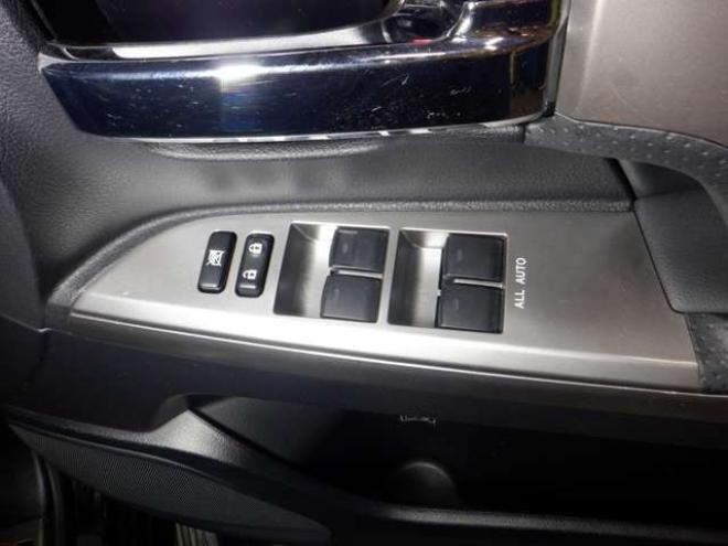 ランドクルーザー200 4.6 ZX 4WD　本州仕入・ナビ・TV・B/T・サンルーフ・革　Bカメラ・ガナドールマフラー・ヒッチメンバー・シートヒーター・エアコン・電動シート・電動リアゲート 4600