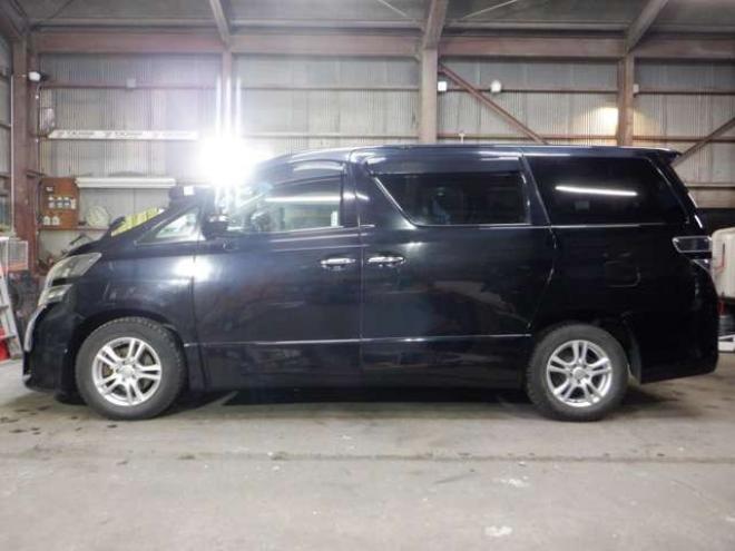 ヴェルファイア2.4 Z プラチナセレクション 4WD　ナビ・TV・Bカメラ・両側電動・電動Rゲート・スマートキー・プッシュスタート・HID・クリアランスソナ・リアモニター・オットマン・クルコン 2400