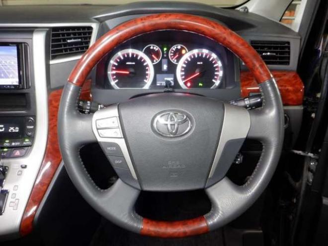 ヴェルファイア2.4 Z プラチナセレクション 4WD　ナビ・TV・Bカメラ・両側電動・電動Rゲート・スマートキー・プッシュスタート・HID・クリアランスソナ・リアモニター・オットマン・クルコン 2400