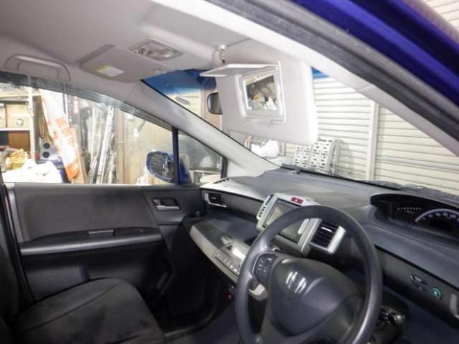 フリード1.5 G ジャストセレクション 4WD　Bluetoothオーディオ・ETC・両側パワスラ・ワイパーデアイサー・HID・スマートキー・ドアバイザー・ナビ・B/T・TV・バックカメラ 1500