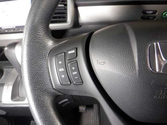 フリード1.5 G ジャストセレクション 4WD　Bluetoothオーディオ・ETC・両側パワスラ・ワイパーデアイサー・HID・スマートキー・ドアバイザー・ナビ・B/T・TV・バックカメラ 1500