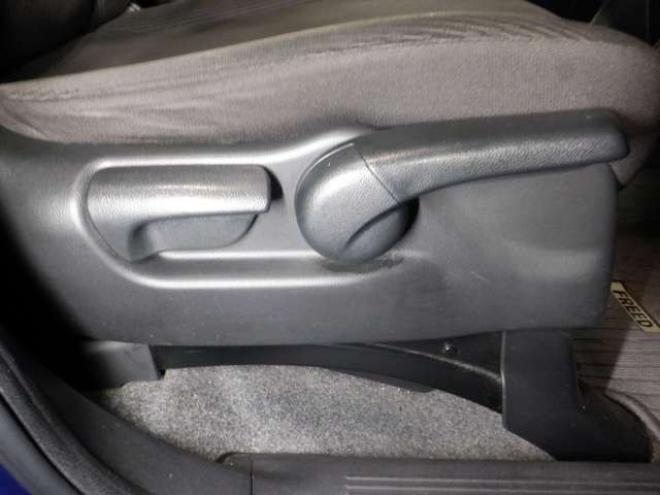 フリード1.5 G ジャストセレクション 4WD　Bluetoothオーディオ・ETC・両側パワスラ・ワイパーデアイサー・HID・スマートキー・ドアバイザー・ナビ・B/T・TV・バックカメラ 1500