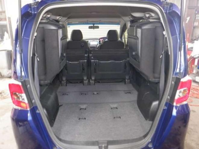 フリード1.5 G ジャストセレクション 4WD　Bluetoothオーディオ・ETC・両側パワスラ・ワイパーデアイサー・HID・スマートキー・ドアバイザー・ナビ・B/T・TV・バックカメラ 1500