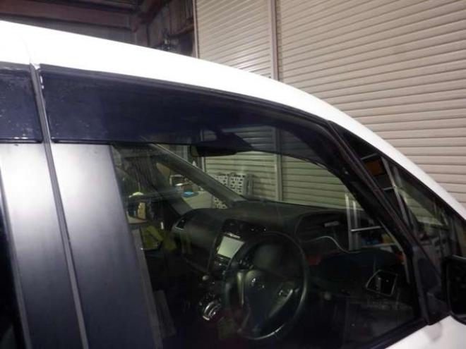 セレナ2.0 ハイウェイスター 4WD　本州仕入・ナビ・TV・Bカメラ・パワスラ・車検新規2年・リア修復済・後期型・エマブレ・リアモニター・ETC・クルコン・アイドリングストップ 2000