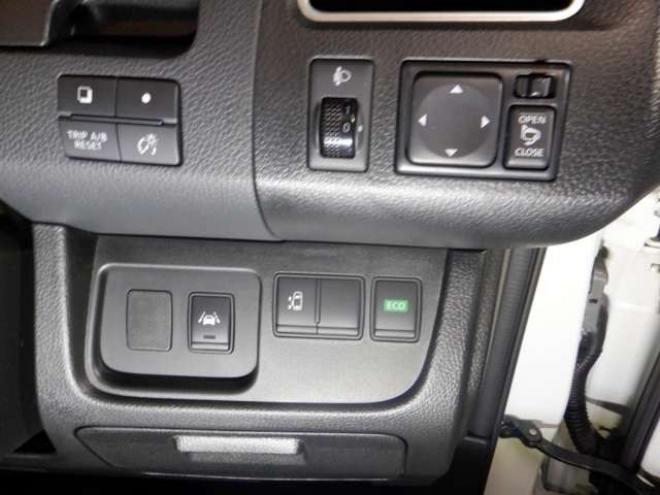 セレナ2.0 ハイウェイスター 4WD　本州仕入・ナビ・TV・Bカメラ・パワスラ・車検新規2年・リア修復済・後期型・エマブレ・リアモニター・ETC・クルコン・アイドリングストップ 2000