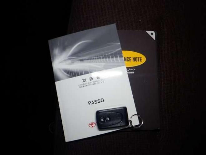 パッソ1.0 プラスハナ Gパッケージ 4WD　本州仕入　4WD　ナビ　フルセグTV　Bluetoothオーディオ　バックカメラ　ETC　フォグランプ　ライトレベライザー　ドアバイザー　スマートキー 1000