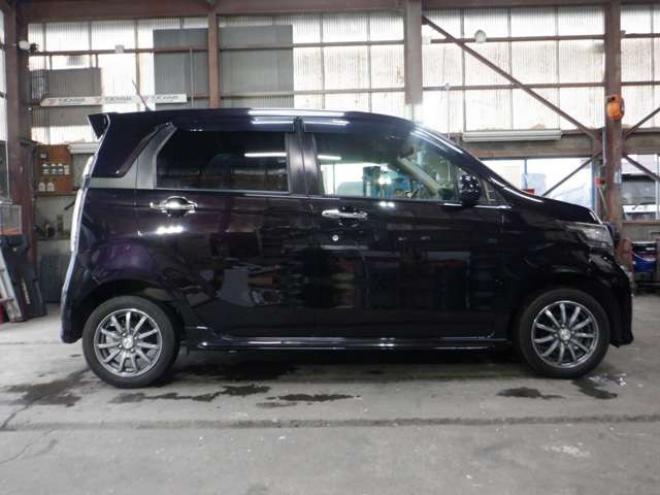 N-WGNカスタムG 4WD　ナビ　TV　B/T　アイドリングストップ　スマートキー　プッシュスタート　HID　ETC　DVD再生　ベンチシート　フォグランプ　ドアバイザー　純正AW　オートライト 660