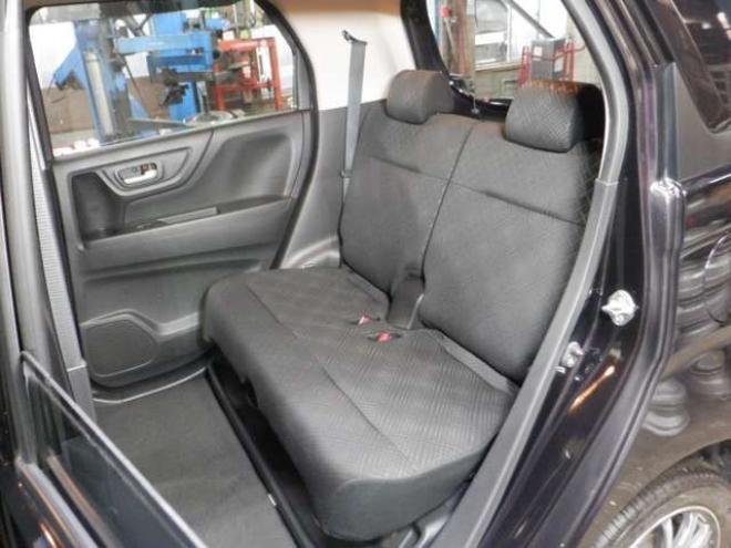 N-WGNカスタムG 4WD　ナビ　TV　B/T　アイドリングストップ　スマートキー　プッシュスタート　HID　ETC　DVD再生　ベンチシート　フォグランプ　ドアバイザー　純正AW　オートライト 660