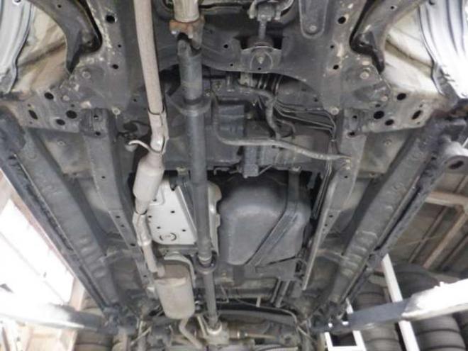 N-WGNカスタムG 4WD　ナビ　TV　B/T　アイドリングストップ　スマートキー　プッシュスタート　HID　ETC　DVD再生　ベンチシート　フォグランプ　ドアバイザー　純正AW　オートライト 660