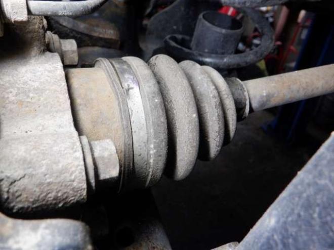 N-WGNカスタムG 4WD　ナビ　TV　B/T　アイドリングストップ　スマートキー　プッシュスタート　HID　ETC　DVD再生　ベンチシート　フォグランプ　ドアバイザー　純正AW　オートライト 660