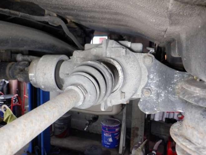 N-WGNカスタムG 4WD　ナビ　TV　B/T　アイドリングストップ　スマートキー　プッシュスタート　HID　ETC　DVD再生　ベンチシート　フォグランプ　ドアバイザー　純正AW　オートライト 660