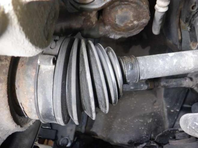 N-WGNカスタムG 4WD　ナビ　TV　B/T　アイドリングストップ　スマートキー　プッシュスタート　HID　ETC　DVD再生　ベンチシート　フォグランプ　ドアバイザー　純正AW　オートライト 660