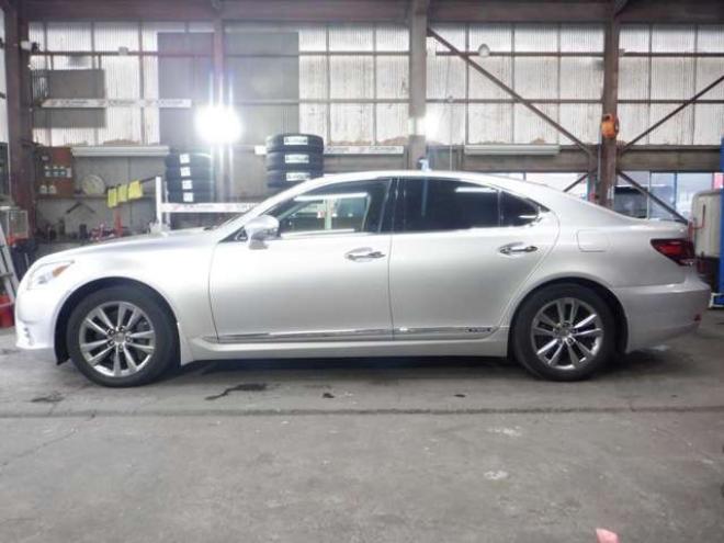 レクサスLSハイブリッド 600h バージョンC Iパッケージ 4WD　本州仕入　4WD　ナビ　TV　B/T　USB バックカメラ　ETC　クルコン　パワーシート　エアシート　シートヒーター&クーラー　黒革シート　パワーバックドア　全ドアイージークローザー　LEDヘッドライト　フォグ 5000