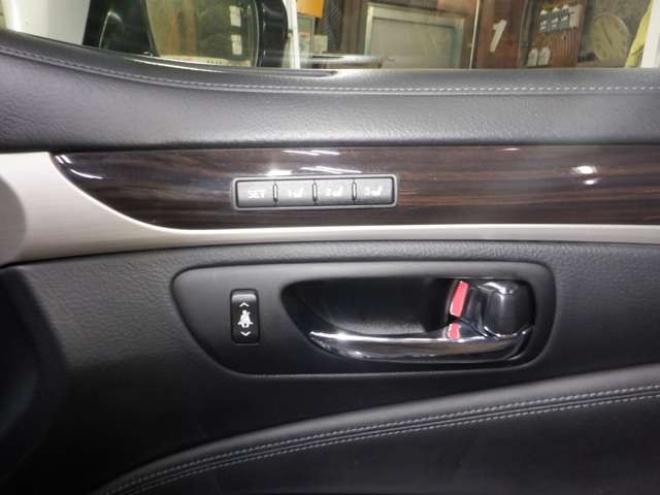 レクサスLSハイブリッド 600h バージョンC Iパッケージ 4WD　本州仕入　4WD　ナビ　TV　B/T　USB バックカメラ　ETC　クルコン　パワーシート　エアシート　シートヒーター&クーラー　黒革シート　パワーバックドア　全ドアイージークローザー　LEDヘッドライト　フォグ 5000