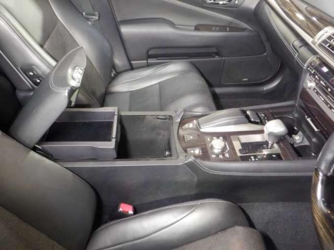 レクサスLSハイブリッド 600h バージョンC Iパッケージ 4WD　本州仕入　4WD　ナビ　TV　B/T　USB バックカメラ　ETC　クルコン　パワーシート　エアシート　シートヒーター&クーラー　黒革シート　パワーバックドア　全ドアイージークローザー　LEDヘッドライト　フォグ 5000