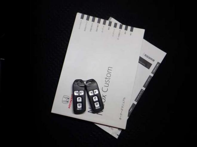 N-BOXG ターボLパッケージ 2トーンカラースタイル 4WD　ナビ・TV・Bカメラ・両側パワスラ・ETC 660