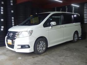 ステップワゴン　2.0 スパーダ Z 4WD　ナビ・TV・Bカメラ・両側電動・スマートキー・HID・ETC・リアヒーター・パドルシフト・VSA・フルフラットシート・フォグランプ・純正AW・ステアリングスイッチ 2000