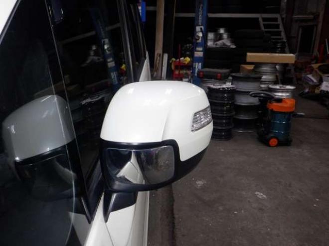 ステップワゴン2.0 スパーダ Z 4WD　ナビ・TV・Bカメラ・両側電動・スマートキー・HID・ETC・リアヒーター・パドルシフト・VSA・フルフラットシート・フォグランプ・純正AW・ステアリングスイッチ 2000