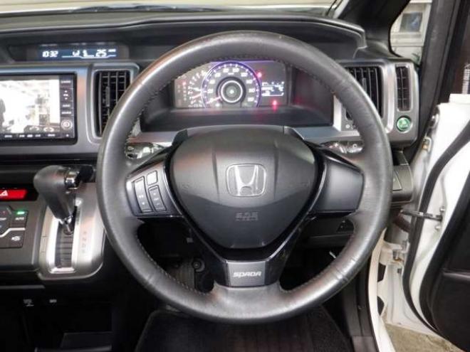 ステップワゴン2.0 スパーダ Z 4WD　ナビ・TV・Bカメラ・両側電動・スマートキー・HID・ETC・リアヒーター・パドルシフト・VSA・フルフラットシート・フォグランプ・純正AW・ステアリングスイッチ 2000