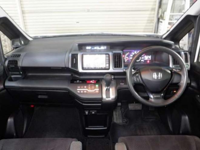 ステップワゴン2.0 スパーダ Z 4WD　ナビ・TV・Bカメラ・両側電動・スマートキー・HID・ETC・リアヒーター・パドルシフト・VSA・フルフラットシート・フォグランプ・純正AW・ステアリングスイッチ 2000