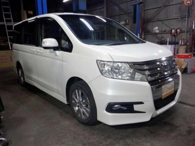 ステップワゴン2.0 スパーダ Z 4WD　ナビ・TV・Bカメラ・両側電動・スマートキー・HID・ETC・リアヒーター・パドルシフト・VSA・フルフラットシート・フォグランプ・純正AW・ステアリングスイッチ 2000