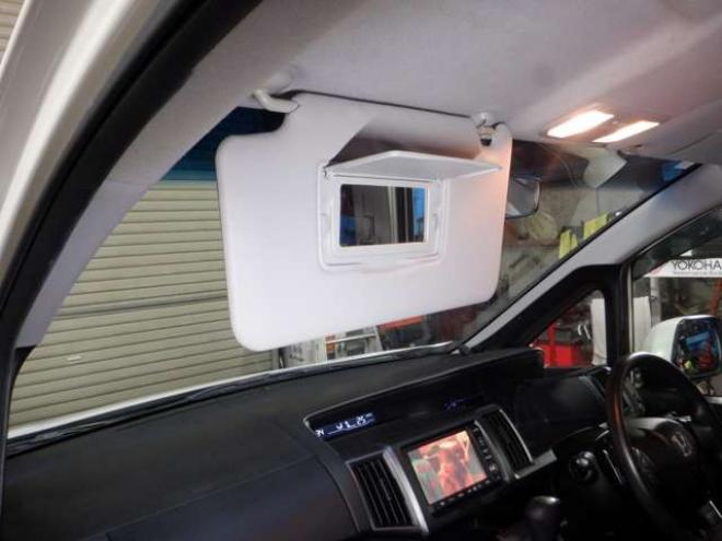 ステップワゴン2.0 スパーダ Z 4WD　ナビ・TV・Bカメラ・両側電動・スマートキー・HID・ETC・リアヒーター・パドルシフト・VSA・フルフラットシート・フォグランプ・純正AW・ステアリングスイッチ 2000