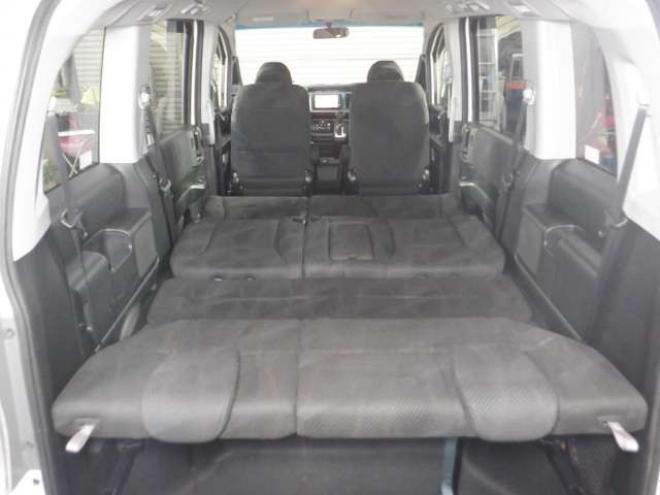 ステップワゴン2.0 スパーダ Z 4WD　ナビ・TV・Bカメラ・両側電動・スマートキー・HID・ETC・リアヒーター・パドルシフト・VSA・フルフラットシート・フォグランプ・純正AW・ステアリングスイッチ 2000