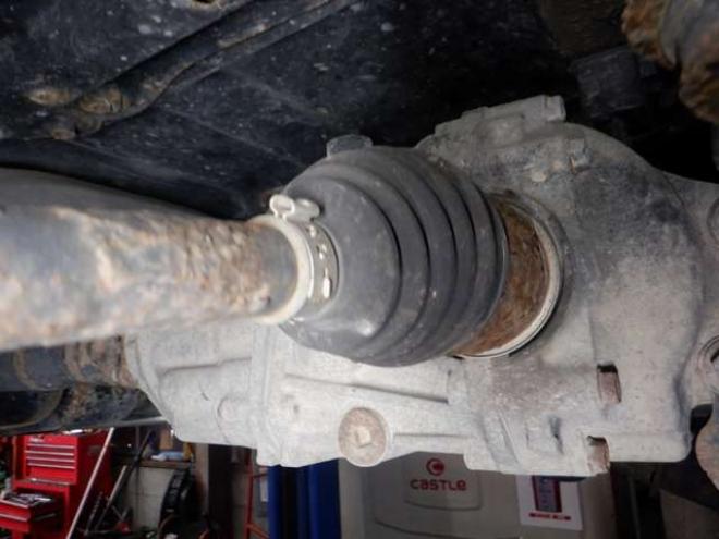 ステップワゴン2.0 スパーダ Z 4WD　ナビ・TV・Bカメラ・両側電動・スマートキー・HID・ETC・リアヒーター・パドルシフト・VSA・フルフラットシート・フォグランプ・純正AW・ステアリングスイッチ 2000