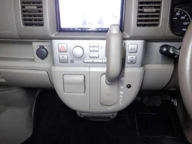 エブリィワゴン PZターボ ディスチャージヘッドランプ装着車 4WD　本州仕入・ナビ・TV・Bカメラ・パワスラ・シートヒーター・キーレス・HID・ETC・社外エンスタ・フォグランプ・オートエアコン・リアヒーター・電動格納・ドアバイザーDVD再生 660