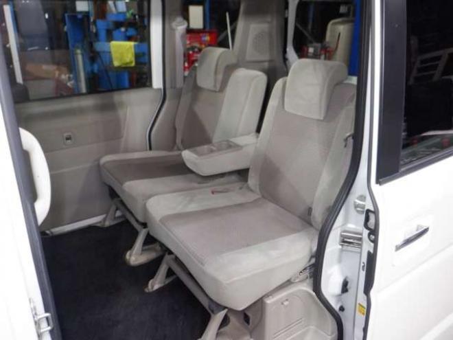 エブリィワゴン PZターボ ディスチャージヘッドランプ装着車 4WD　本州仕入・ナビ・TV・Bカメラ・パワスラ・シートヒーター・キーレス・HID・ETC・社外エンスタ・フォグランプ・オートエアコン・リアヒーター・電動格納・ドアバイザーDVD再生 660