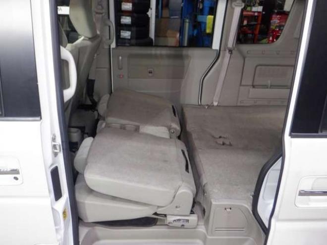 エブリィワゴン PZターボ ディスチャージヘッドランプ装着車 4WD　本州仕入・ナビ・TV・Bカメラ・パワスラ・シートヒーター・キーレス・HID・ETC・社外エンスタ・フォグランプ・オートエアコン・リアヒーター・電動格納・ドアバイザーDVD再生 660