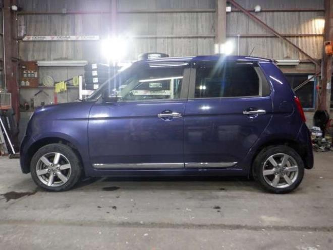 N-ONEプレミアム ツアラー 4WD　本州仕入・ナビ・TV・Bカメラ・スマートキー・プッシュスタート・HID・ターボ・フォグランプ・オートライト・オートエアコン・ベンチシート 660