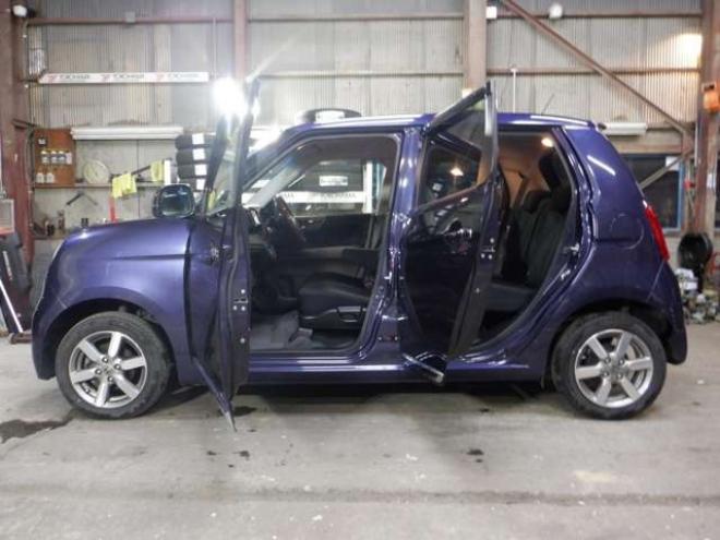 N-ONEプレミアム ツアラー 4WD　本州仕入・ナビ・TV・Bカメラ・スマートキー・プッシュスタート・HID・ターボ・フォグランプ・オートライト・オートエアコン・ベンチシート 660