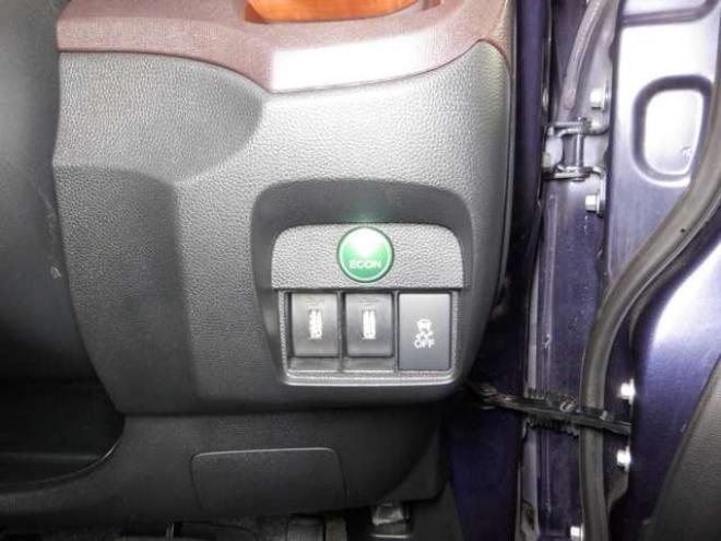 N-ONEプレミアム ツアラー 4WD　本州仕入・ナビ・TV・Bカメラ・スマートキー・プッシュスタート・HID・ターボ・フォグランプ・オートライト・オートエアコン・ベンチシート 660