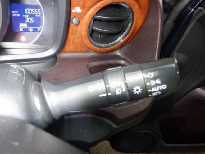 N-ONEプレミアム ツアラー 4WD　本州仕入・ナビ・TV・Bカメラ・スマートキー・プッシュスタート・HID・ターボ・フォグランプ・オートライト・オートエアコン・ベンチシート 660