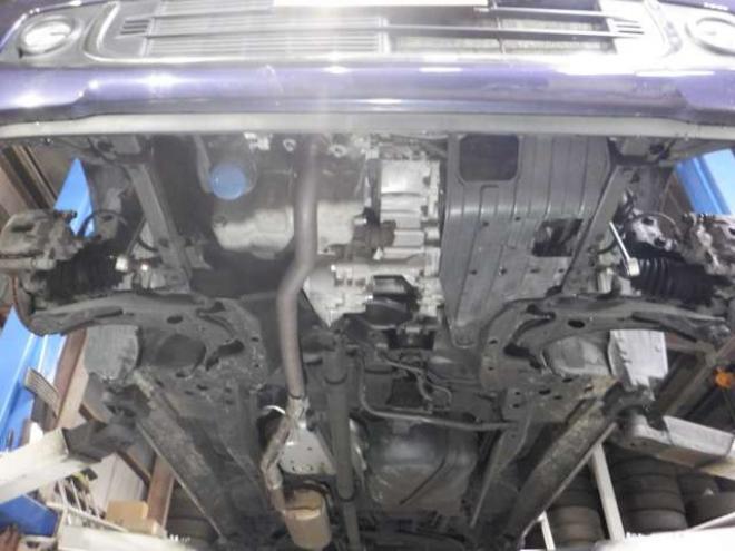 N-ONEプレミアム ツアラー 4WD　本州仕入・ナビ・TV・Bカメラ・スマートキー・プッシュスタート・HID・ターボ・フォグランプ・オートライト・オートエアコン・ベンチシート 660