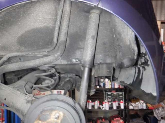 N-ONEプレミアム ツアラー 4WD　本州仕入・ナビ・TV・Bカメラ・スマートキー・プッシュスタート・HID・ターボ・フォグランプ・オートライト・オートエアコン・ベンチシート 660