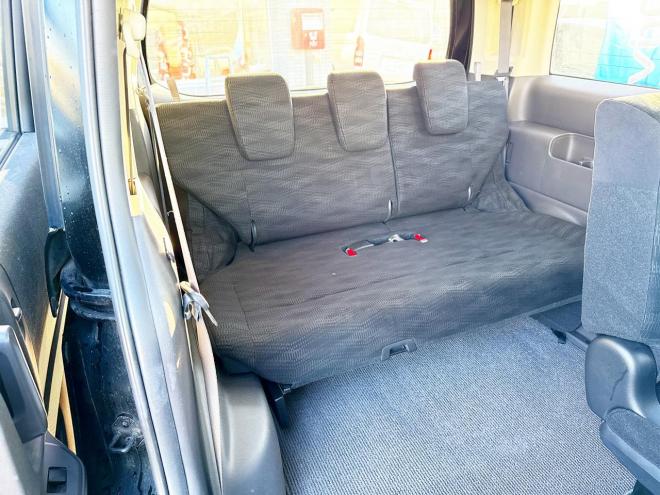 ステップワゴン2.0G Eセレクション 4WD 本州仕入　寒冷地仕様 純正ナビ　Bluetooth接続　後席モニター　パワースライド　アイドリングストップ　社外アルミ　横滑り防止　スマートキー　3列シート　タイミングチェーン車　バックカメラ　フルセグTV 4WD 2000 ５Dr