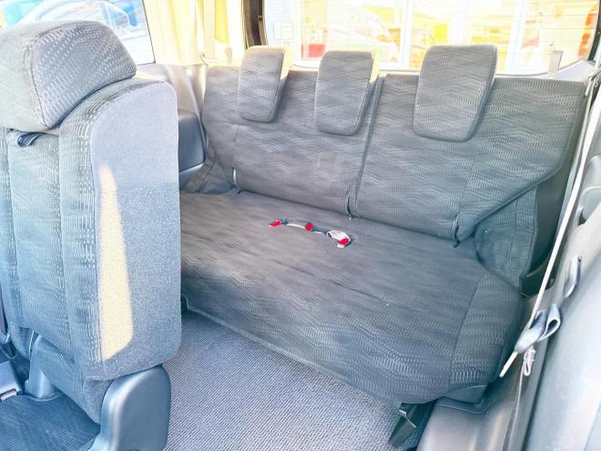 ステップワゴン2.0G Eセレクション 4WD 本州仕入　寒冷地仕様 純正ナビ　Bluetooth接続　後席モニター　パワースライド　アイドリングストップ　社外アルミ　横滑り防止　スマートキー　3列シート　タイミングチェーン車　バックカメラ　フルセグTV 4WD 2000 ５Dr