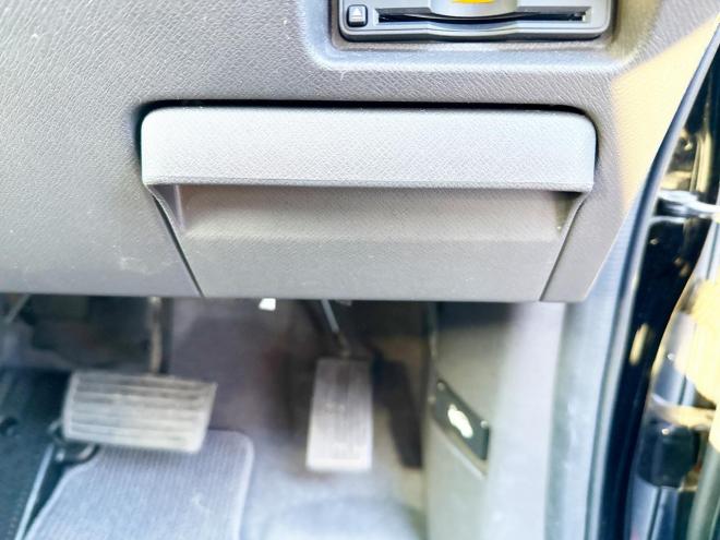 ステップワゴン2.0G Eセレクション 4WD 本州仕入　寒冷地仕様 純正ナビ　Bluetooth接続　後席モニター　パワースライド　アイドリングストップ　社外アルミ　横滑り防止　スマートキー　3列シート　タイミングチェーン車　バックカメラ　フルセグTV 4WD 2000 ５Dr